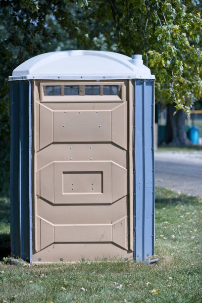 Best Portable bathroom rental  in Jefferson, WI
